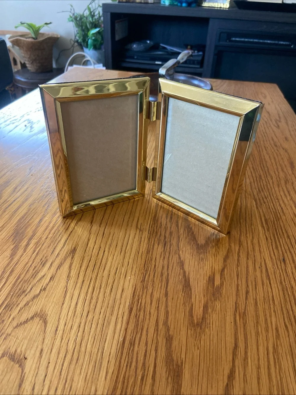 Vintage Brass Double Hinged Picture Frame - 4x6 inch pictures
